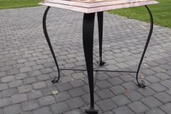 38.-Kalviskas-metalinis-lauko-sahmatu-staliukas-su-akmeniu