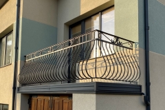 4.-Kalviski-metaliniai-balkono-tureklai