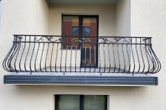2.-Kalviski-metaliniai-balkono-tureklai