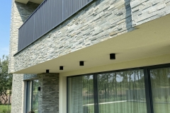 25.-Modernus-metaliniai-balkono-tureklai