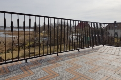 83.-Kalviski-metaliniai-balkono-tureklai