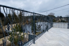 86.-Kalviski-metaliniai-balkono-tureklai