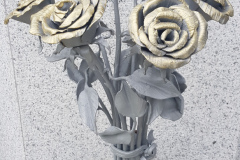 63.-Kalviska-metaline-roziu-puokste