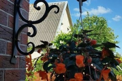 71.-Kalviskas-metalinis-geliu-vazono-laikiklis