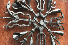 2.-Kalviska-metaline-saulute-kryzius