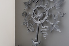 28.-Kalviskas-metalinis-kryzius-saulute