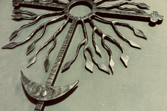 31.-Kalviskas-metalinis-kryzius-saulute