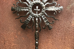 4.-Kalviska-metaline-saulute-kryzius