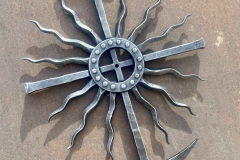 5.-Kalviska-metaline-saulute-kryzius