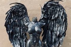 8.-Skulptura-kalviskas-metalinis-angelas