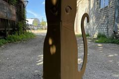 110.-Metaline-skulptura-Katinas