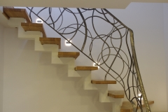 104.-Kalviski-vidaus-laiptu-tureklai