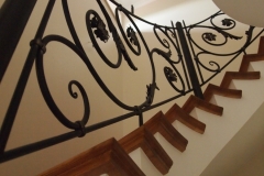 47. Kalviški laiptų turėklai