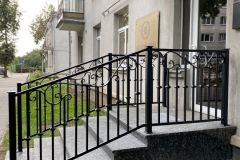 55.-Kalviski-metaliniai-lauko-laiptu-tureklai