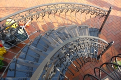 75.-Kalviski-metaliniai-lauko-laiptu-tureklai