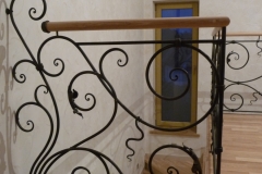 88.Klasikiniai-kalviski-vidaus-laiptu-tureklai