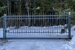 109.-Kalviski-stumdomi-automatiniai-kiemo-vartai-varteliai-ir-metaline-tvora