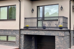 106.-Kalviski-stumdomi-automatiniai-kiemo-vartai-varteliai-ir-metaline-tvora