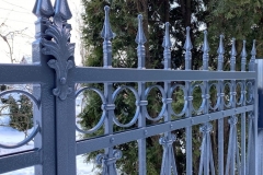 111.-Kalviski-stumdomi-automatiniai-kiemo-vartai-varteliai-ir-metaline-tvora