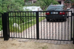 130.-Kalviski-atveriami-kiemo-vartai-ir-vartelia