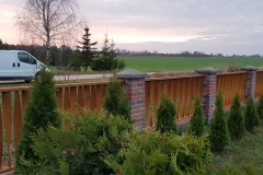 140.-Kalviski-atveriami-kiemo-vartai-varteliai-ir-tvora