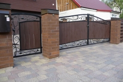 141.-Kalviski-atveriami-automatiniai-kiemo-vartai