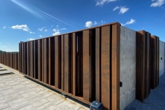 146.-Modernaus-dizaino-rudinti-slankiojantys-automatiniai-kiemo-vartai-sukos