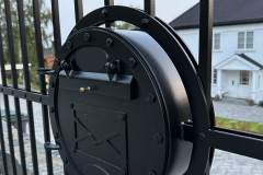 159.-Metaliniai-kalviski-kiemo-vartai-it-tvora