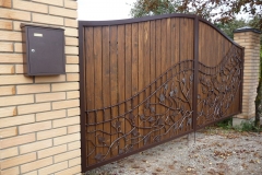 31.-Kalviski-atveriami-automatiniai-kiemo-vartai