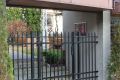 32.-Metaliniai-atveriami-praejimo-varteliai