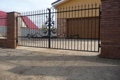 38.-Kalviski-atveriami-automatiniai-kiemo-vartai