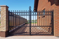 42.-Kalviski-atveriami-automatiniai-kiemo-vartai