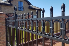 43.-Kalviski-atveriami-automatiniai-kiemo-vartai