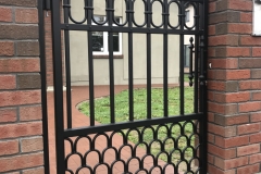 47.-Kalviski-atveriami-kiemo-vartai-varteliai-ir-tvora