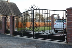 48.-Kalviski-atveriami-automatiniai-kiemo-vartai