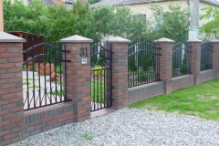 53.-Kalviski-atveriami-automatiniai-kiemo-vartai-ir-kalviska-tvora