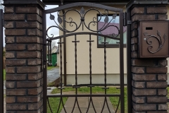 65.-Kalviski-atveriami-automatiniai-kiemo-vartai-ir-varteliai