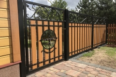 73.-Kalviski-atveriami-automatiniai-kiemo-vartai-ir-varteliai