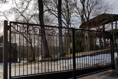 76.-Kalviski-atveriami-automatiniai-kiemo-vartai-ir-varteliai